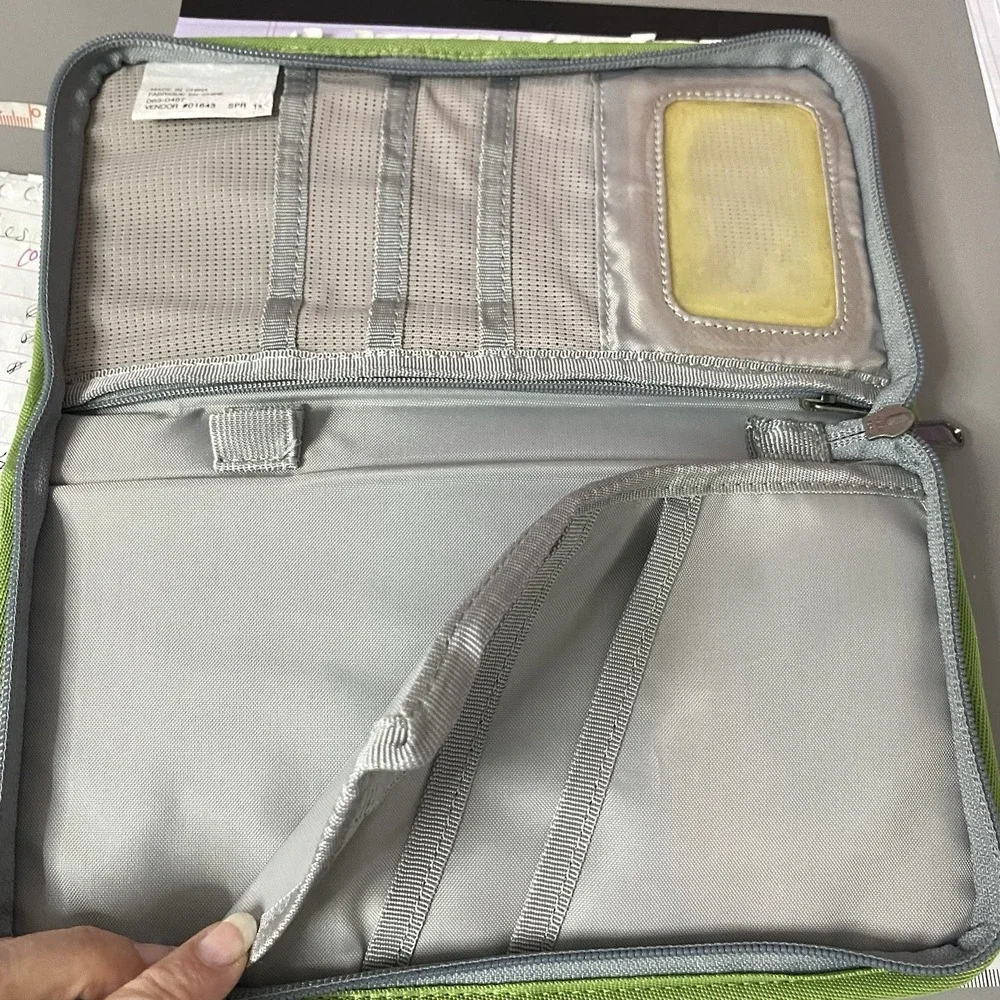 Eddie Bauer‎ Outdoor Travel Wallet- Nylon- Full Zip- Cards/Phone Holder 9.5x5x1